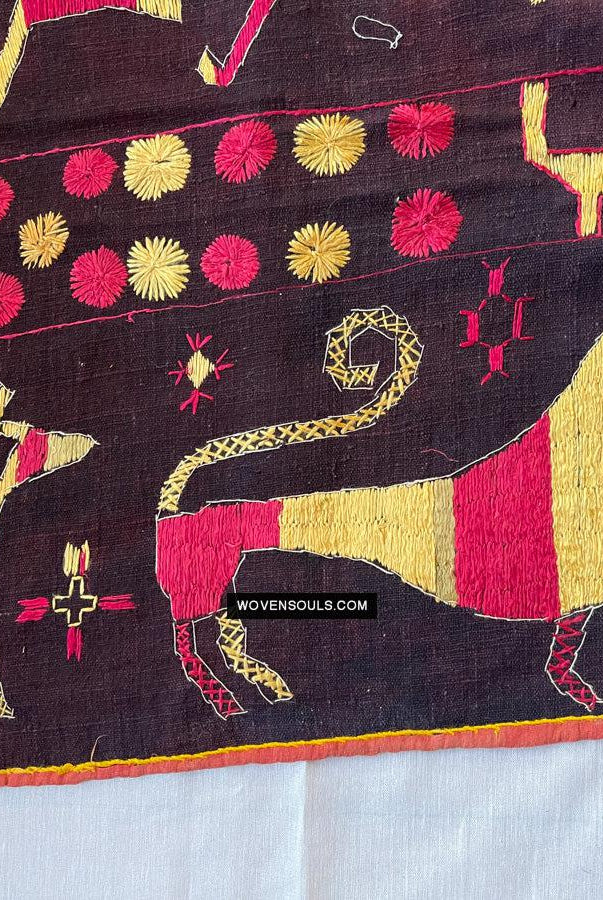 1673 Seltener Sainchi Phulkari Stickereitextilien aus Punjab-WOVENSOULS Galerie für antike Textilien und Kunst