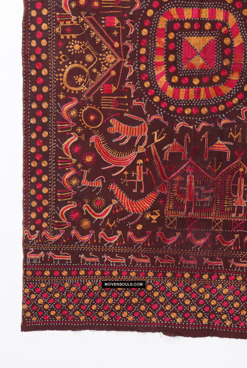 1674 Seltener Sainchi Phulkari Stickereitextilien aus Punjab-WOVENSOULS Galerie für antike Textilien und Kunst