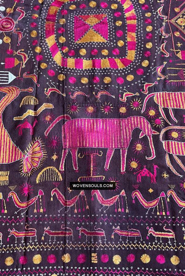 1674 Seltener Sainchi Phulkari Stickereitextilien aus Punjab-WOVENSOULS Galerie für antike Textilien und Kunst