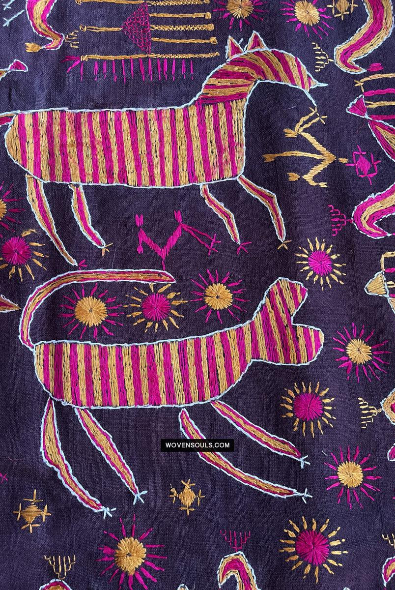 1674 Seltener Sainchi Phulkari Stickereitextilien aus Punjab-WOVENSOULS Galerie für antike Textilien und Kunst