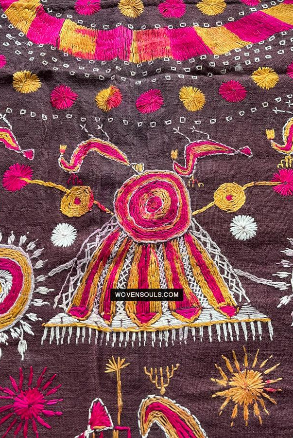 1674 Seltener Sainchi Phulkari Stickereitextilien aus Punjab-WOVENSOULS Galerie für antike Textilien und Kunst