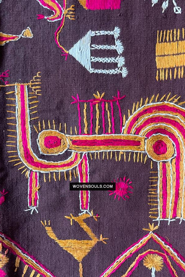 1674 Seltener Sainchi Phulkari Stickereitextilien aus Punjab-WOVENSOULS Galerie für antike Textilien und Kunst