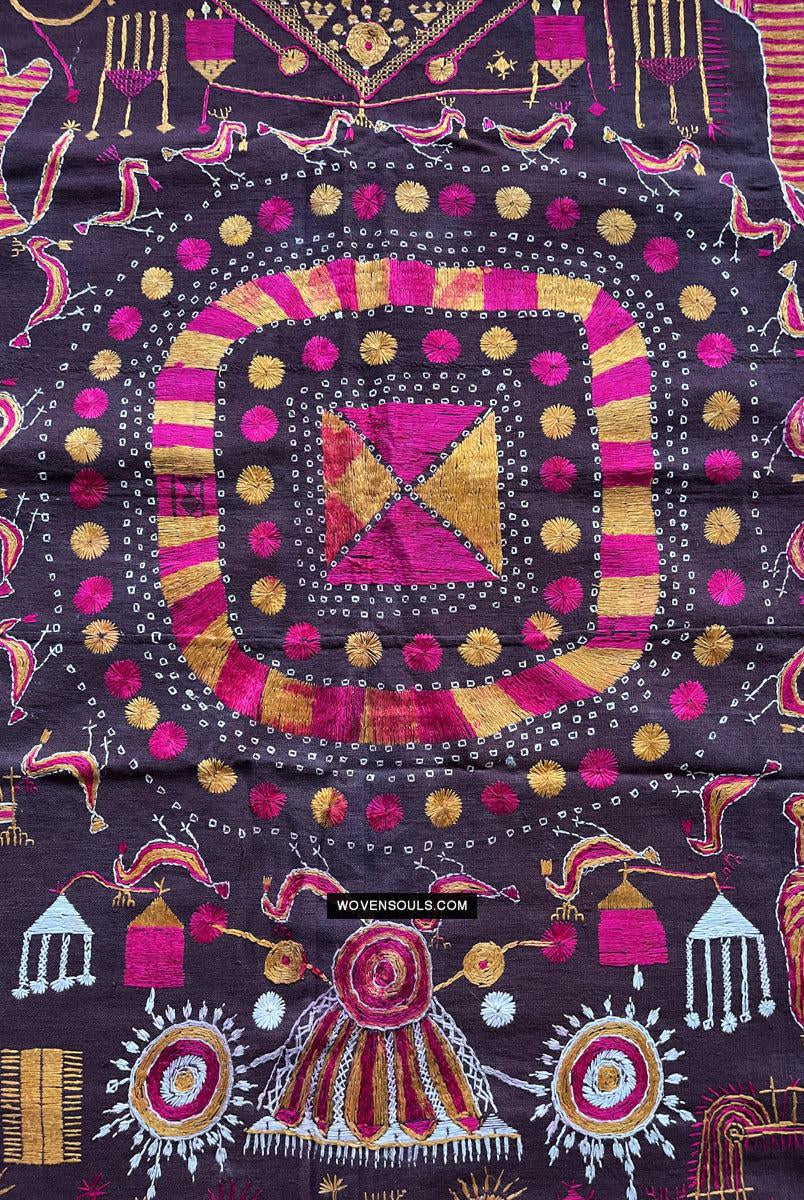 1674 Seltener Sainchi Phulkari Stickereitextilien aus Punjab-WOVENSOULS Galerie für antike Textilien und Kunst