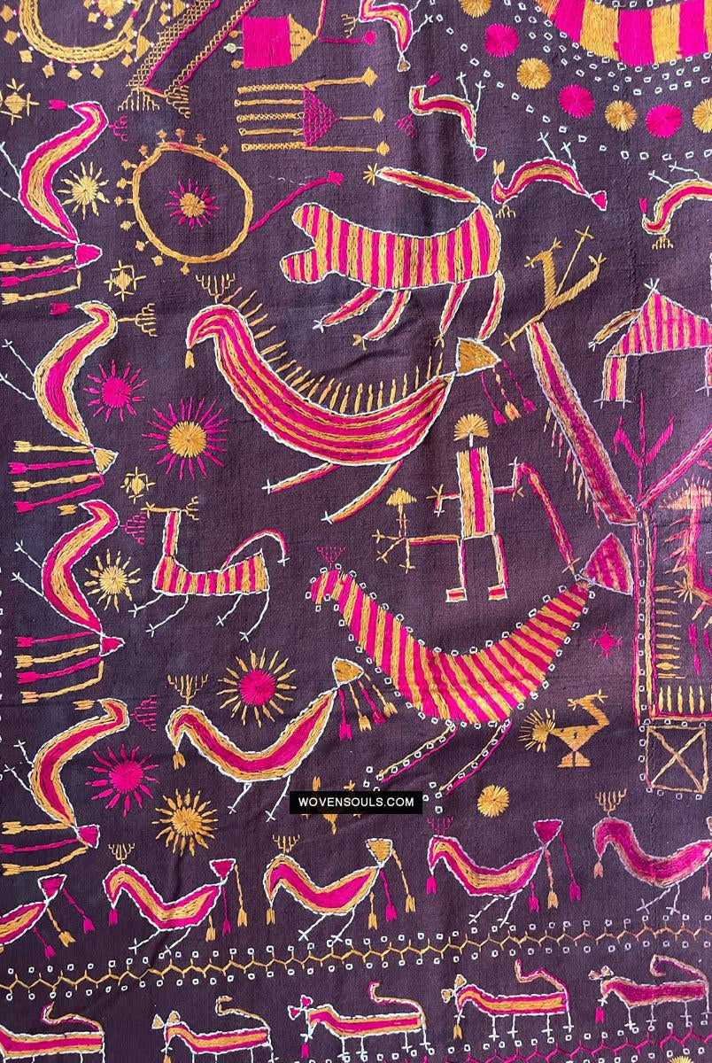 1674 Seltener Sainchi Phulkari Stickereitextilien aus Punjab-WOVENSOULS Galerie für antike Textilien und Kunst