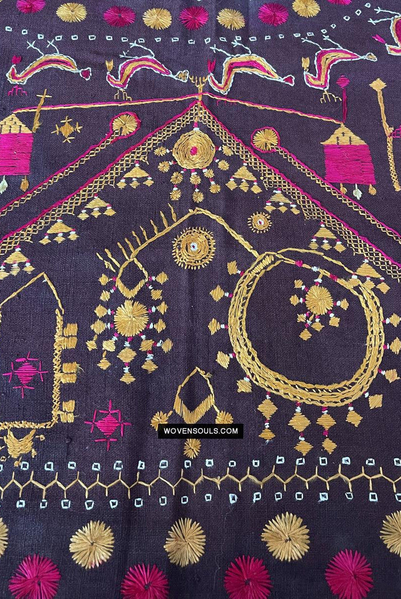 1674 Seltener Sainchi Phulkari Stickereitextilien aus Punjab-WOVENSOULS Galerie für antike Textilien und Kunst