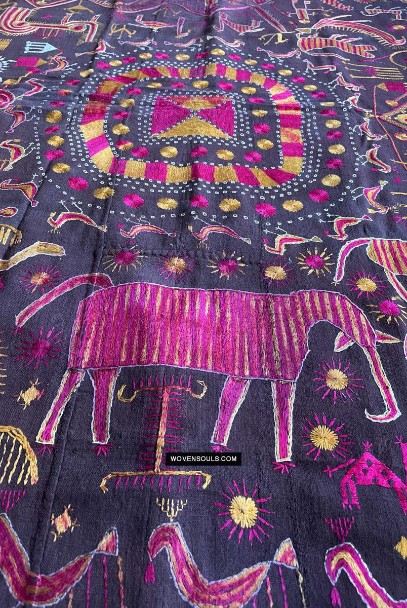 1674 Seltener Sainchi Phulkari Stickereitextilien aus Punjab-WOVENSOULS Galerie für antike Textilien und Kunst