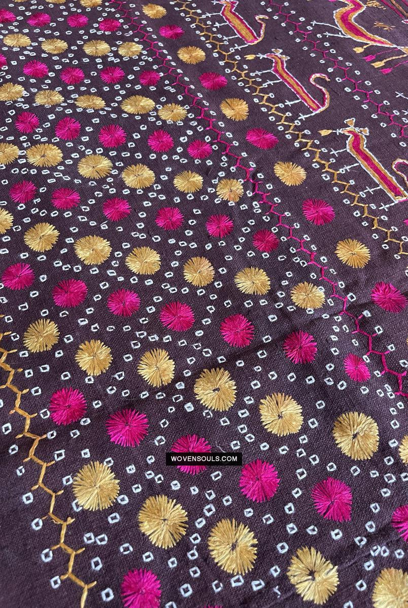 1674 Seltener Sainchi Phulkari Stickereitextilien aus Punjab-WOVENSOULS Galerie für antike Textilien und Kunst