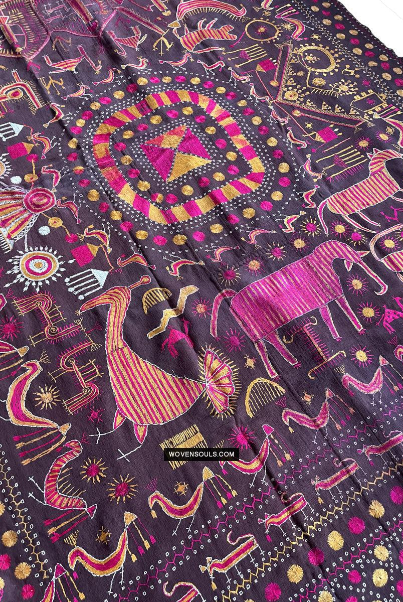 1674 Seltener Sainchi Phulkari Stickereitextilien aus Punjab-WOVENSOULS Galerie für antike Textilien und Kunst