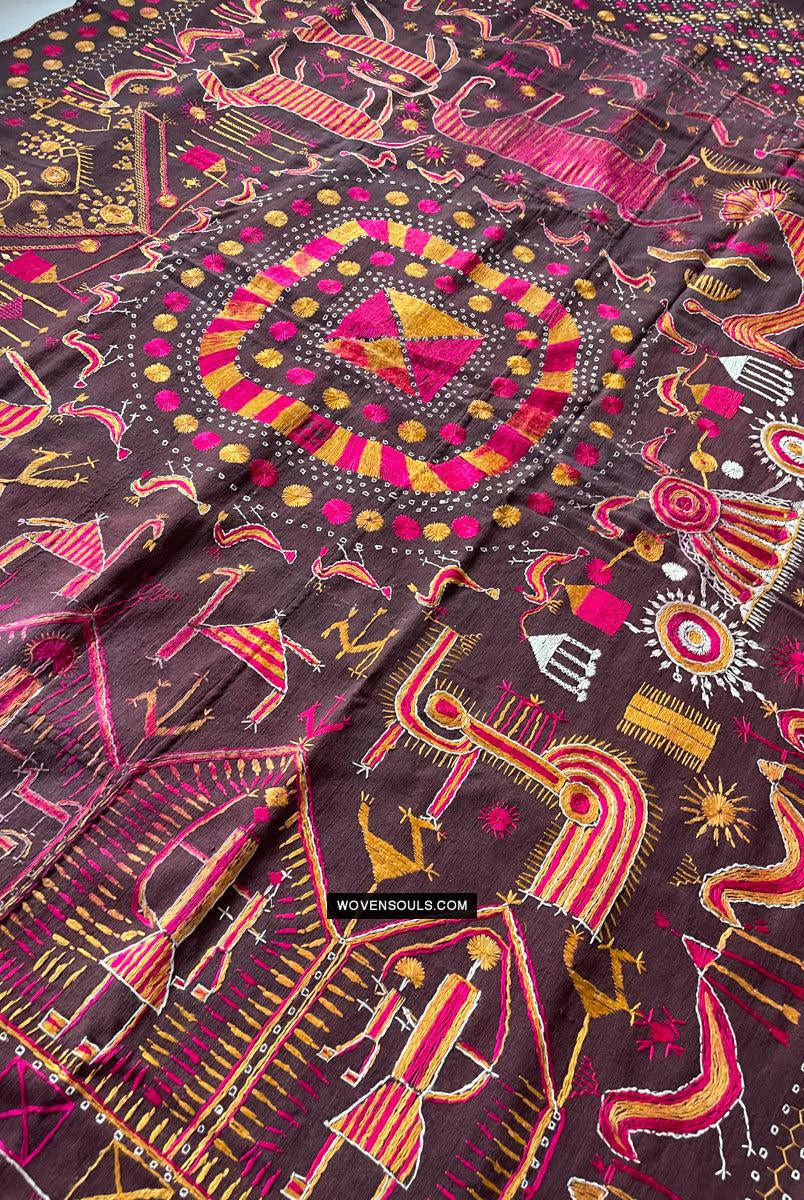1674 Seltener Sainchi Phulkari Stickereitextilien aus Punjab-WOVENSOULS Galerie für antike Textilien und Kunst