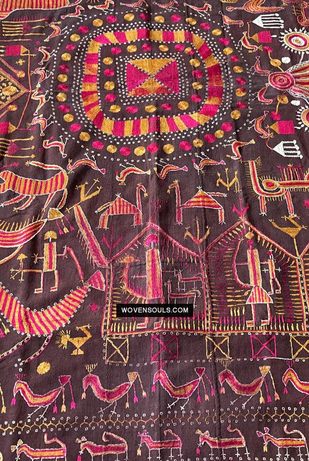 1674 Seltener Sainchi Phulkari Stickereitextilien aus Punjab-WOVENSOULS Galerie für antike Textilien und Kunst