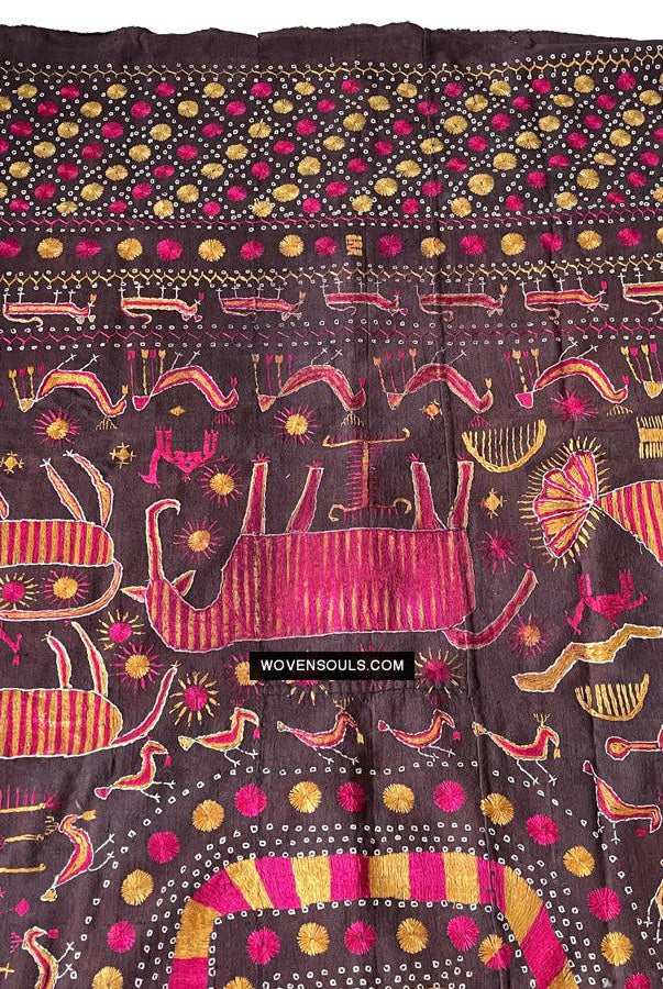 1674 Seltener Sainchi Phulkari Stickereitextilien aus Punjab-WOVENSOULS Galerie für antike Textilien und Kunst
