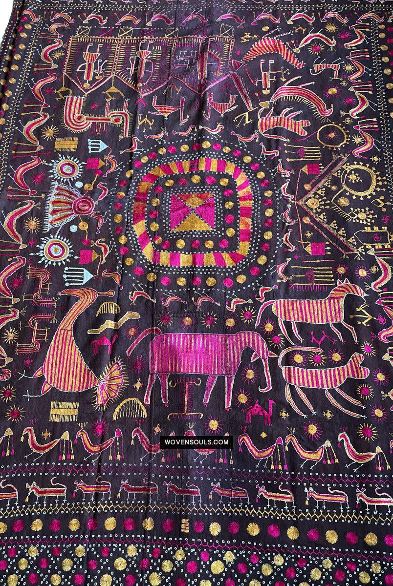 1674 Seltener Sainchi Phulkari Stickereitextilien aus Punjab-WOVENSOULS Galerie für antike Textilien und Kunst