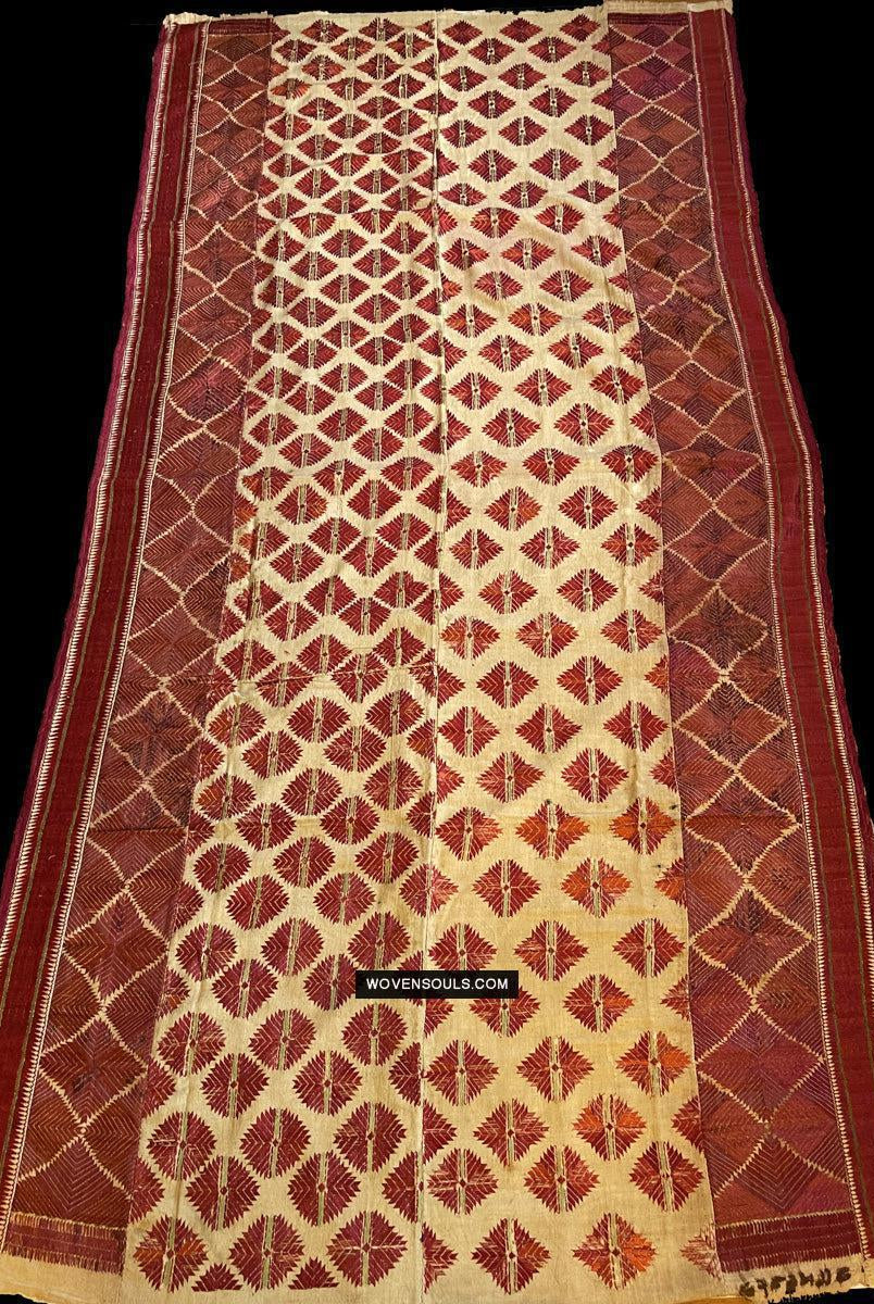 1675 Gorgeous Red & WHite Phulkari Floral Thirma with Borders-WOVENSOULS Antique Textiles & Art Gallery