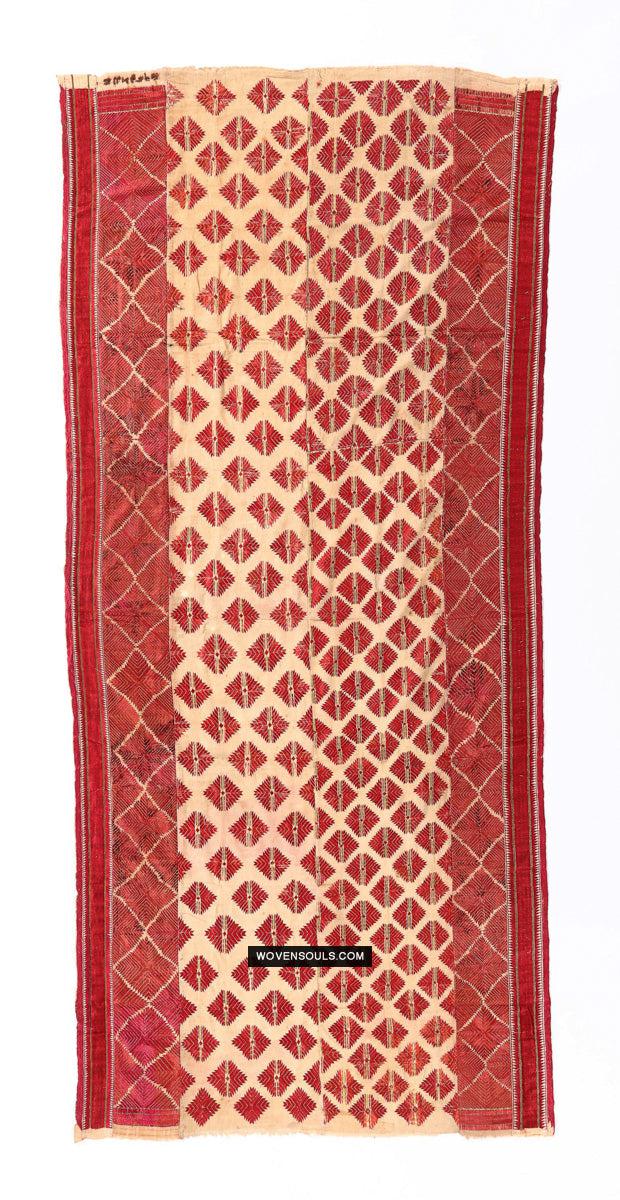 1675 Gorgeous Red & WHite Phulkari Floral Thirma with Borders-WOVENSOULS Antique Textiles & Art Gallery