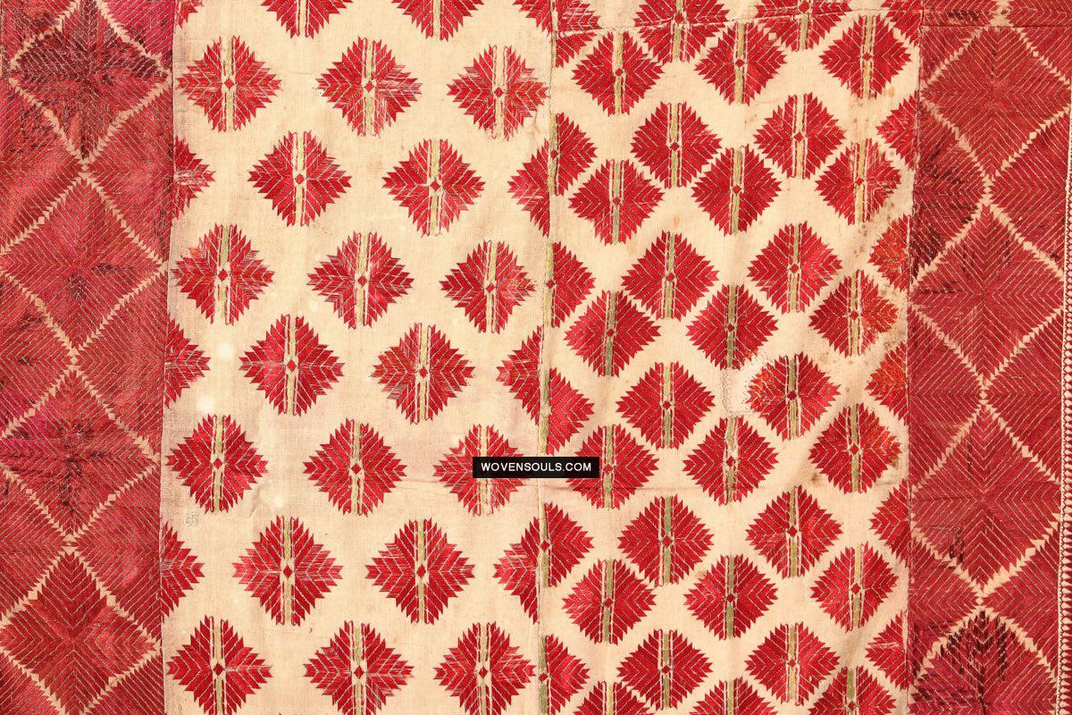 1675 Gorgeous Red & WHite Phulkari Floral Thirma with Borders-WOVENSOULS Antique Textiles & Art Gallery