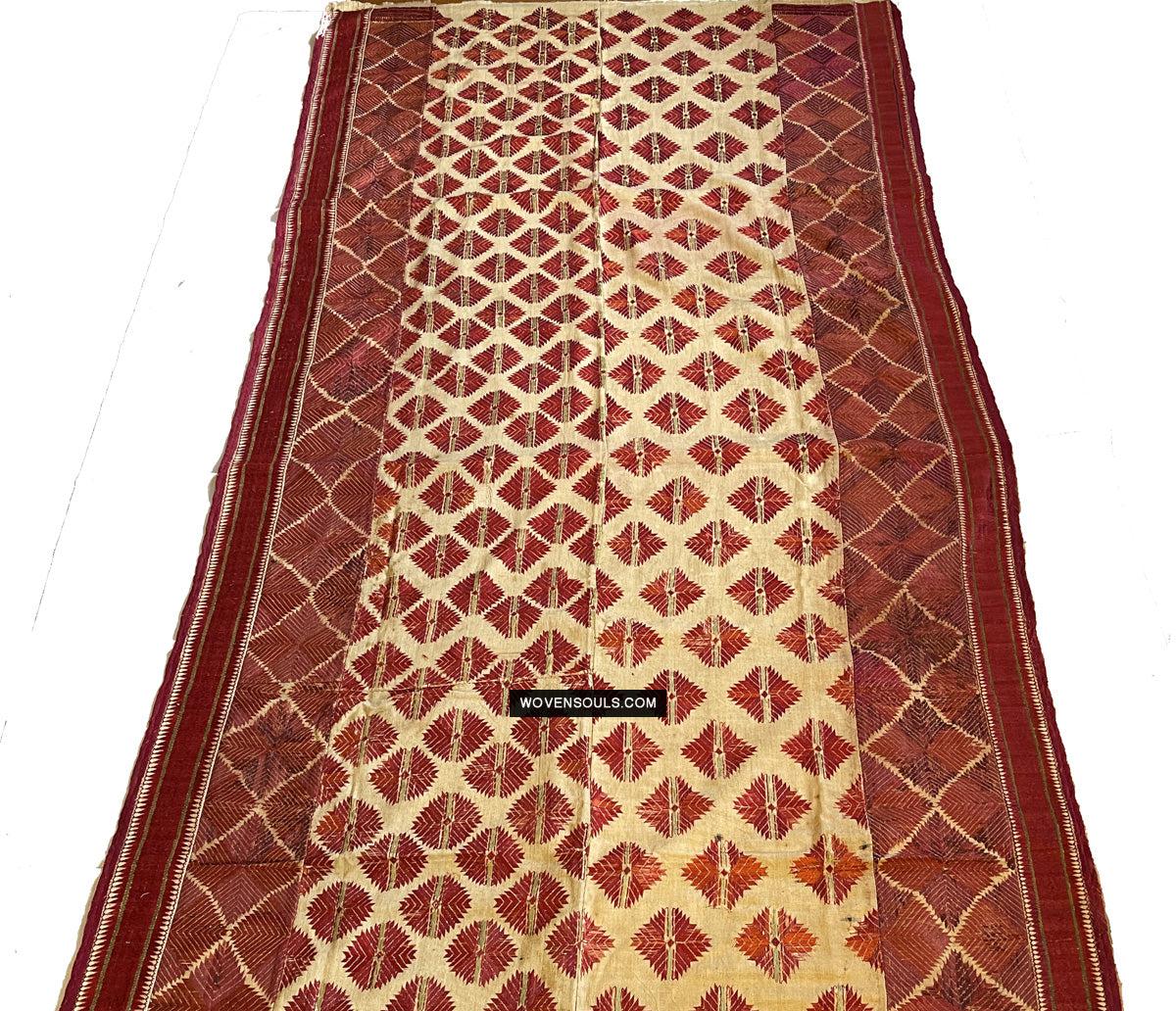 1675 Gorgeous Red & WHite Phulkari Floral Thirma with Borders-WOVENSOULS Antique Textiles & Art Gallery