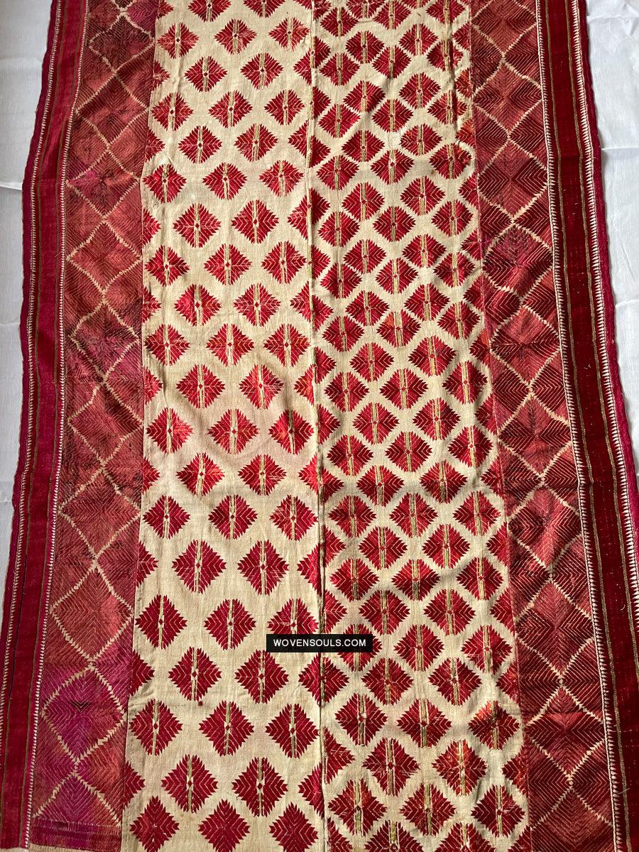 1675 Gorgeous Red & WHite Phulkari Floral Thirma with Borders-WOVENSOULS Antique Textiles & Art Gallery