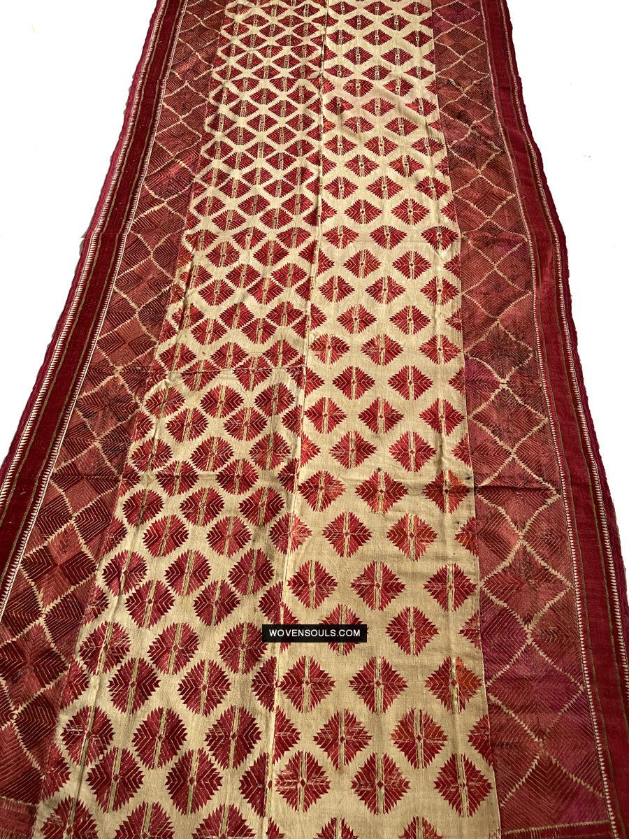 1675 Gorgeous Red & WHite Phulkari Floral Thirma with Borders-WOVENSOULS Antique Textiles & Art Gallery