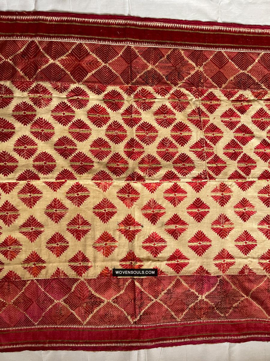 1675 Gorgeous Red & WHite Phulkari Floral Thirma with Borders-WOVENSOULS Antique Textiles & Art Gallery