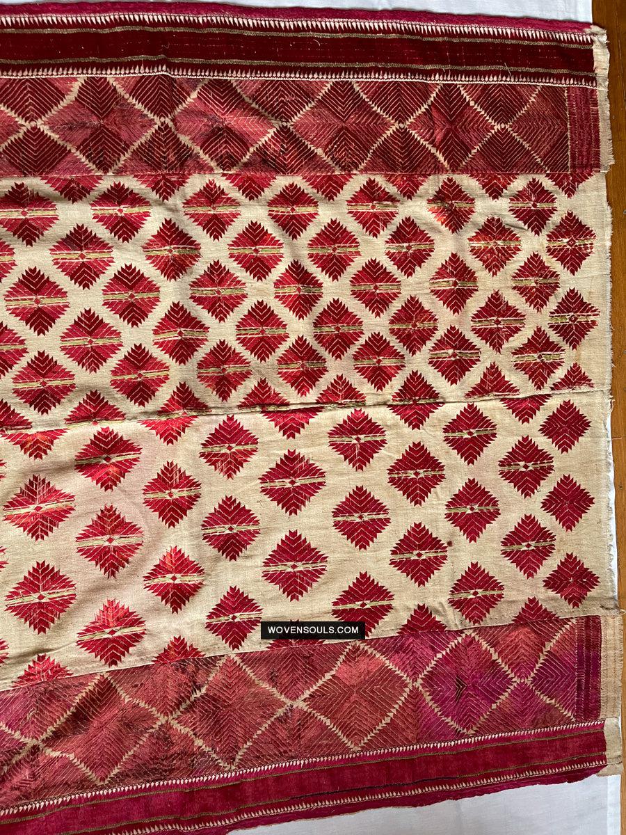 1675 Gorgeous Red & WHite Phulkari Floral Thirma with Borders-WOVENSOULS Antique Textiles & Art Gallery