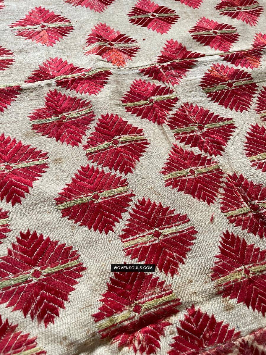 1675 Gorgeous Red & WHite Phulkari Floral Thirma with Borders-WOVENSOULS Antique Textiles & Art Gallery