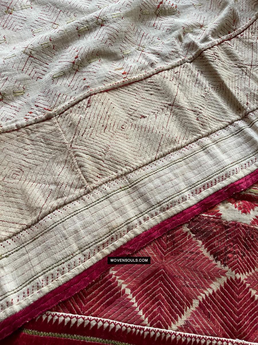 1675 Gorgeous Red & WHite Phulkari Floral Thirma with Borders-WOVENSOULS Antique Textiles & Art Gallery