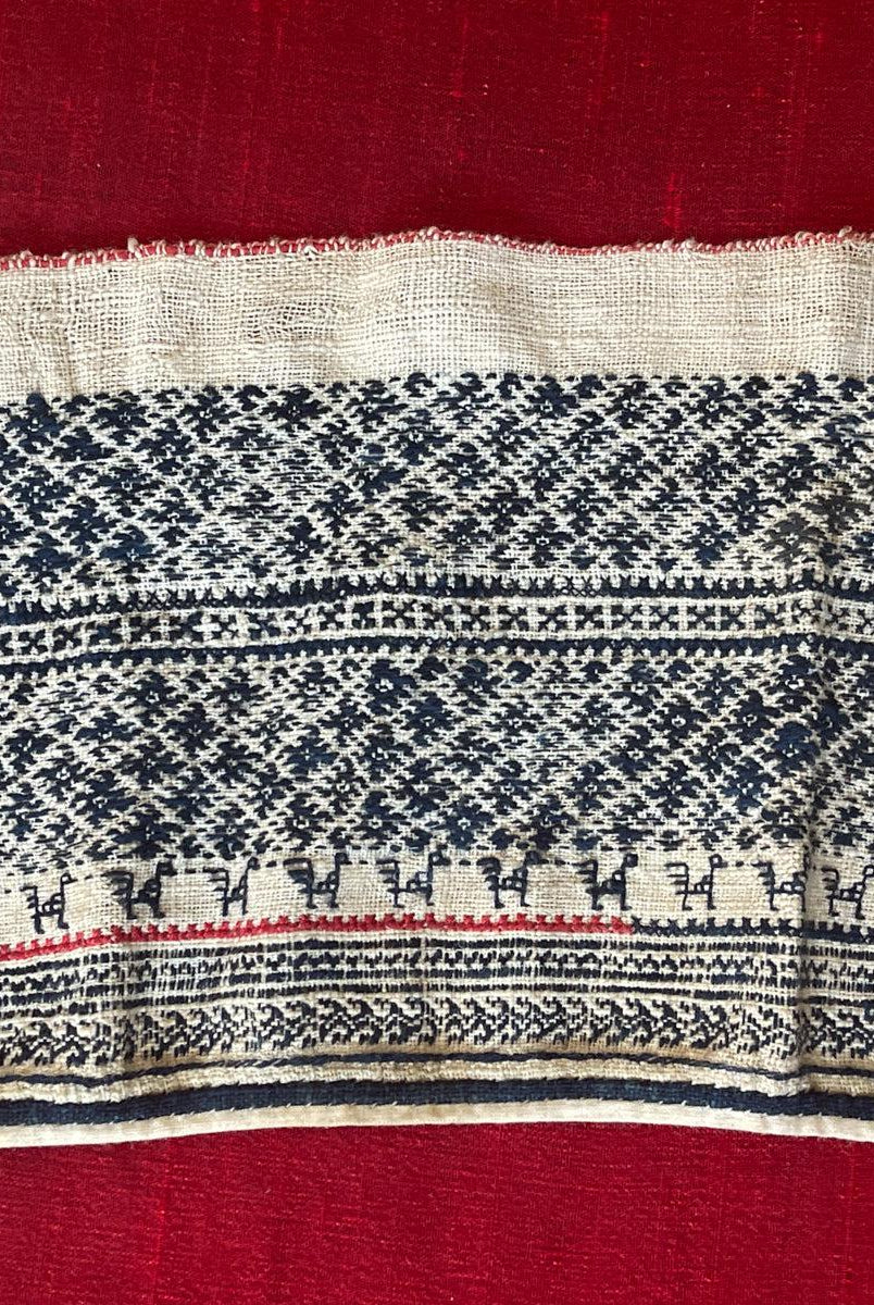 1744 Vintage Weiße Hose Yao Tribal Stickerei Textilkunst - Hosenmanschetten-WOVENSOULS Galerie für antike Textilien und Kunst