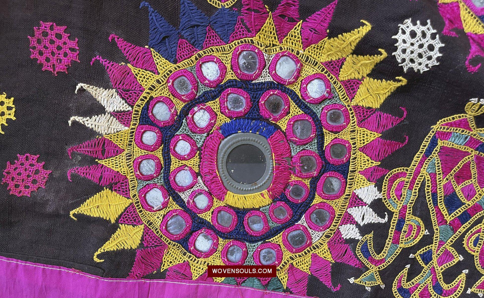 182 Vintage Embroidered Sari Saadlo - Anjhna Patel Community-WOVENSOULS-Antique-Vintage-Textiles-Art-Decor