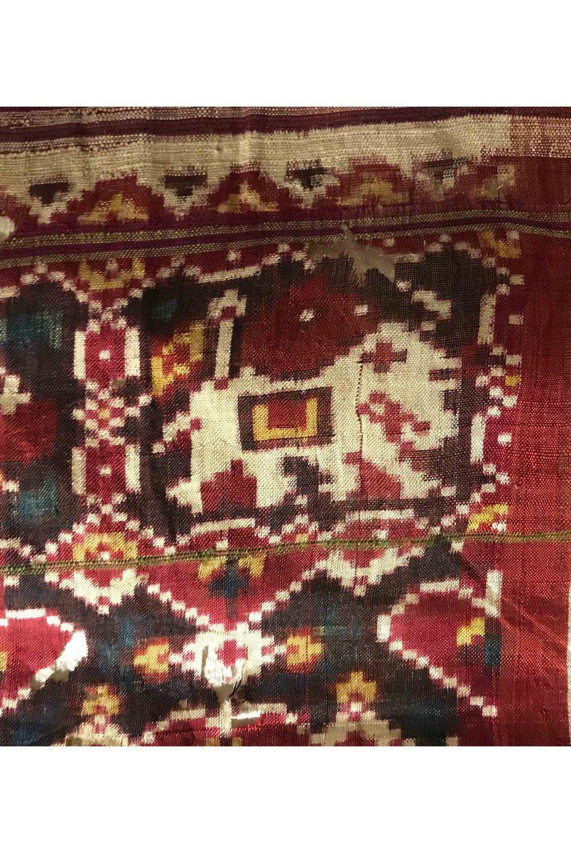 196 VERKAUFT - SELTENES altes Weber-Erbstück Patan Patola Doppel-Ikat-Sari-Fragment mit Zari-WOVENSOULS-Antike-Vintage-Textilien-Kunst-Dekor