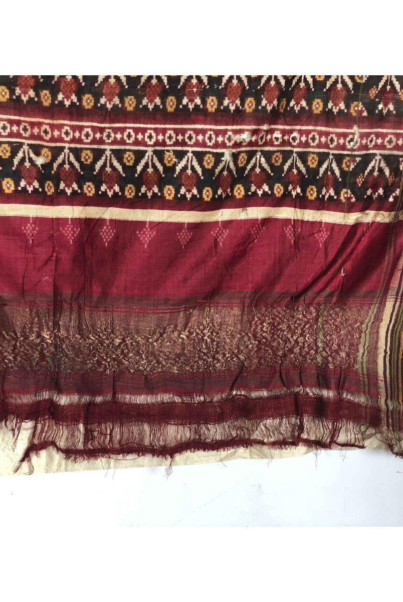 196 VERKAUFT - SELTENES altes Weber-Erbstück Patan Patola Doppel-Ikat-Sari-Fragment mit Zari-WOVENSOULS-Antike-Vintage-Textilien-Kunst-Dekor