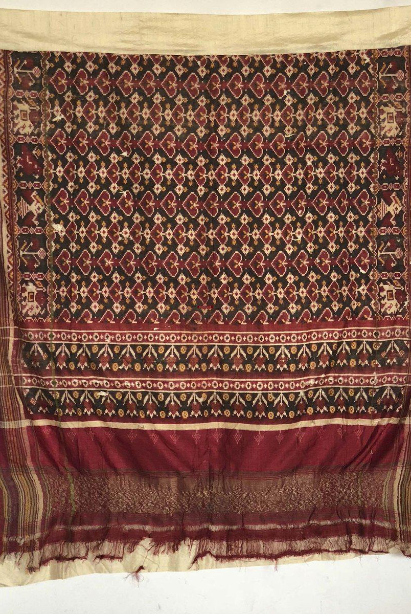 196 VERKAUFT - SELTENES altes Weber-Erbstück Patan Patola Doppel-Ikat-Sari-Fragment mit Zari-WOVENSOULS-Antike-Vintage-Textilien-Kunst-Dekor