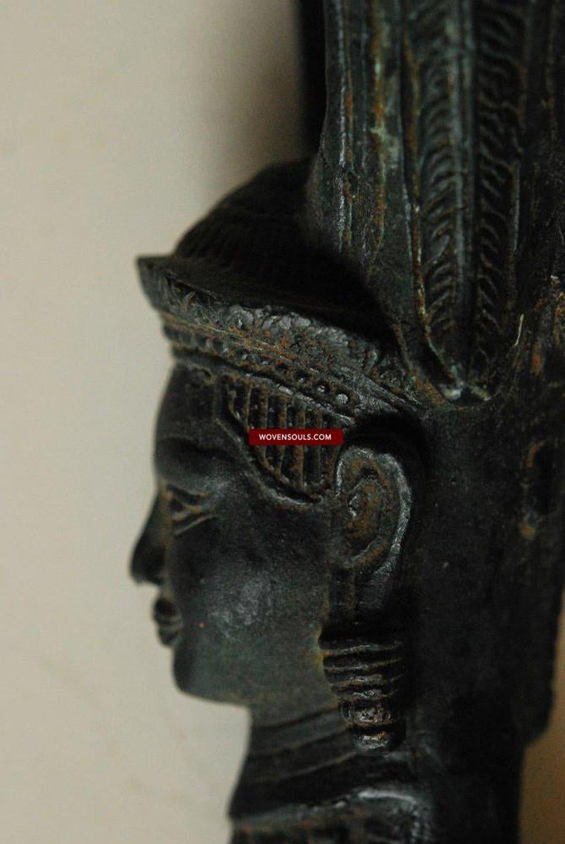 267 VENDU - Support Palanquin Antique Khmer Bronze-WOVENSOULS-Antique-Vintage-Textiles-Art-Décor
