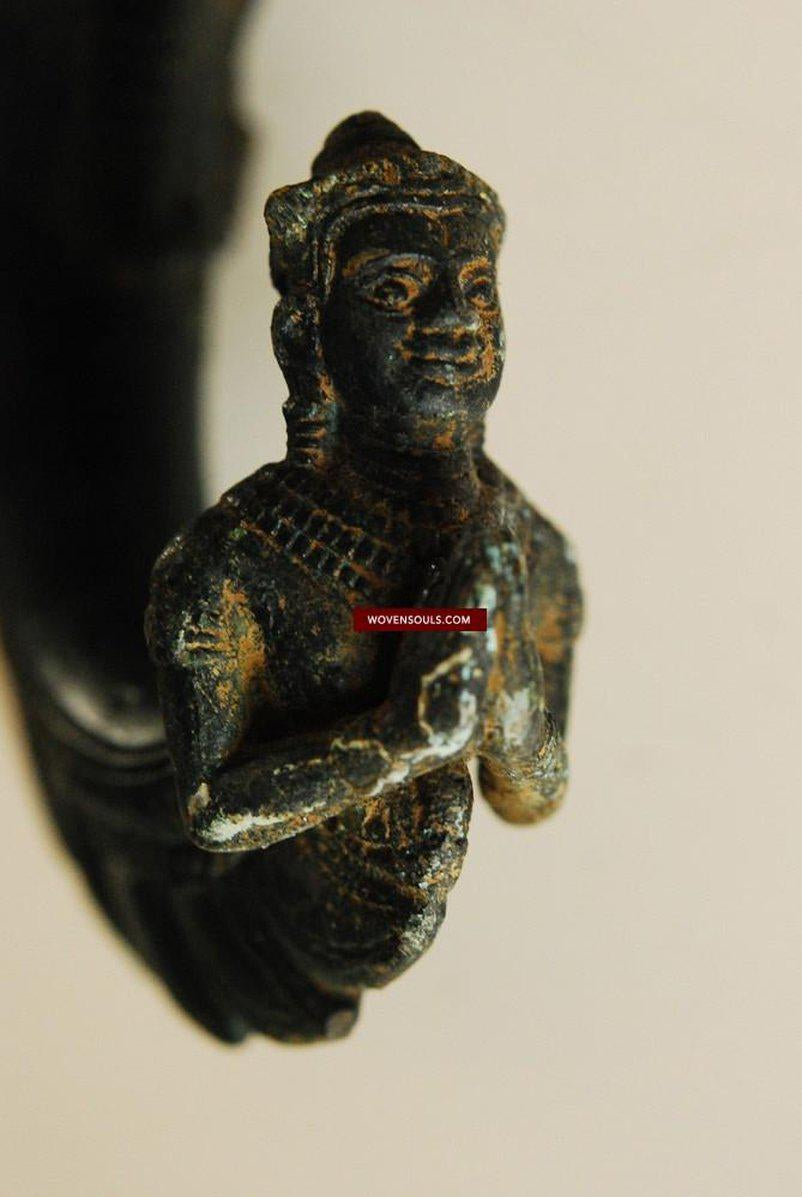 267 VENDU - Support Palanquin Antique Khmer Bronze-WOVENSOULS-Antique-Vintage-Textiles-Art-Décor