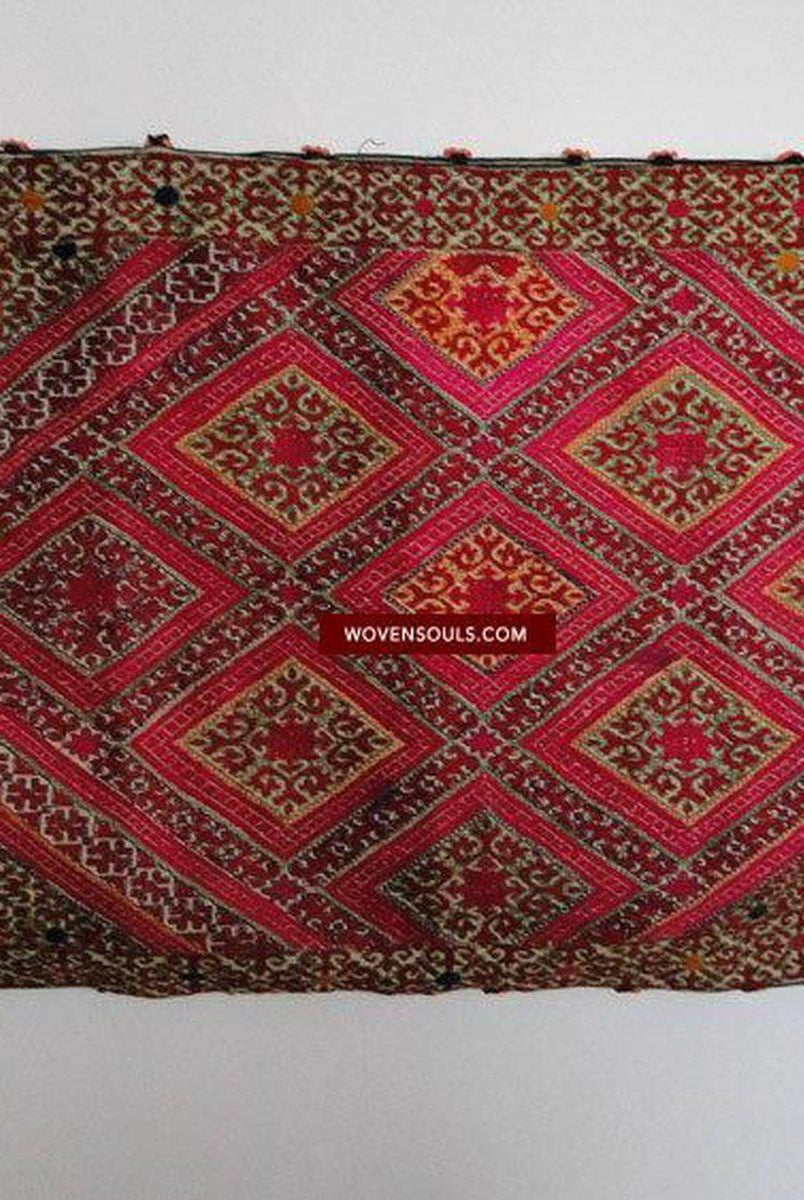 647 Antique Swat Valley Textile-taie d'oreiller de dot de broderie de soie-WOVENSOULS-Antique-Vintage-Textiles-Art-Décor