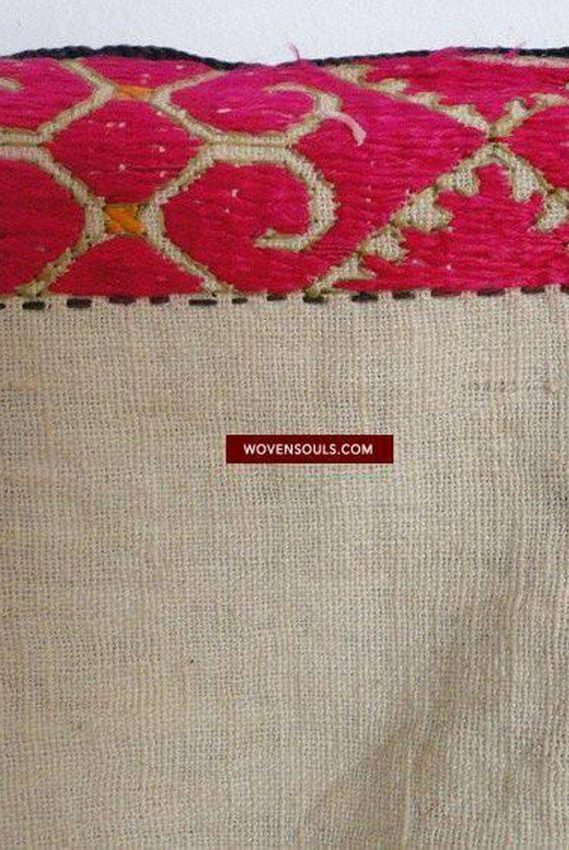 648 Antique Swat Valley Textile - Taie d'oreiller en soie brodée - Qualité musée -WOVENSOULS-Antique-Vintage-Textiles-Art-Décor