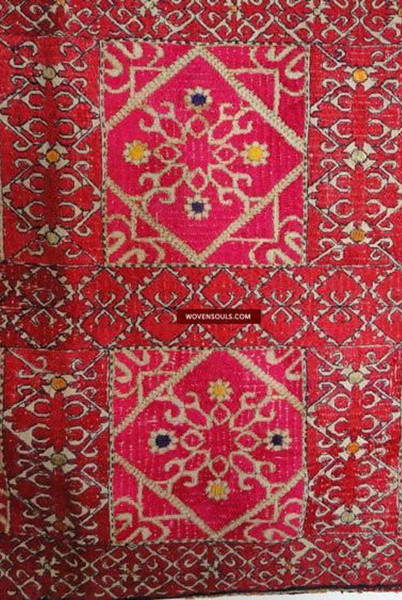 648 Antique Swat Valley Textile - Taie d'oreiller en soie brodée - Qualité musée -WOVENSOULS-Antique-Vintage-Textiles-Art-Décor