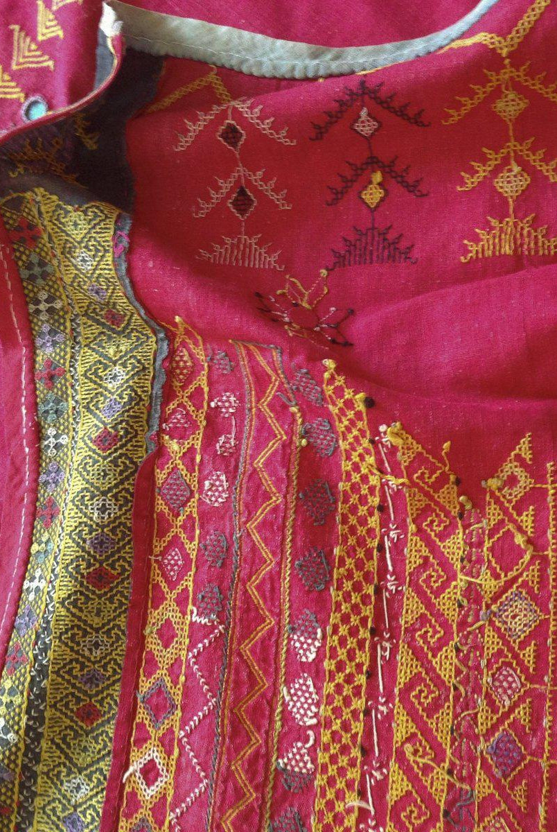 654 Old Wedding Odhana Shawl Rajasthan Indian textile Art - MASTERPIECE-WOVENSOULS-Antique-Vintage-Textiles-Art-Decor