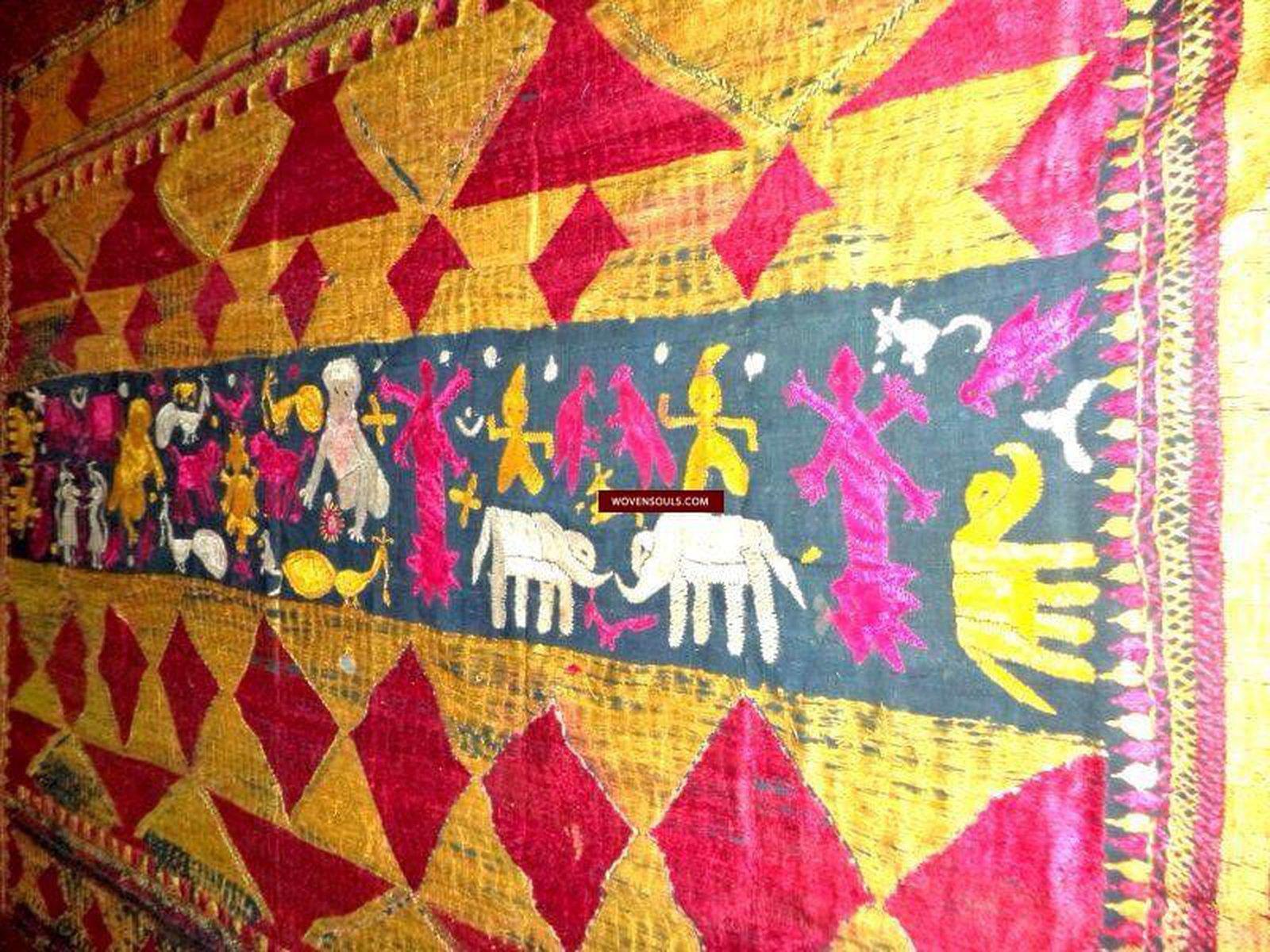 667 SOLD Unusual Rare Sar Pallu Bagh Phulkari Wedding Shawl - Fragment-WOVENSOULS-Antique-Vintage-Textiles-Art-Decor