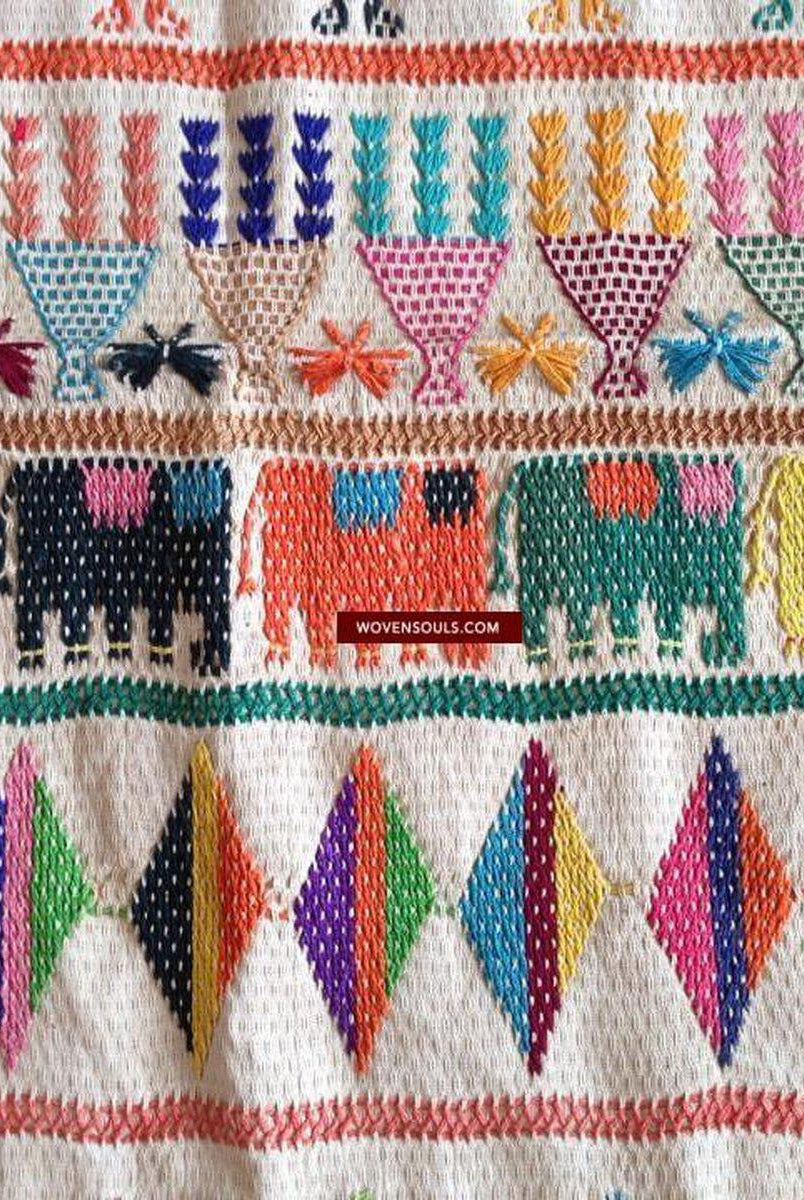 710 vintage Dharaniyo Dhaniyo Textile Brodé Superbes Motifs Rustiques WOVENSOULS Textiles anciens et galerie d'art