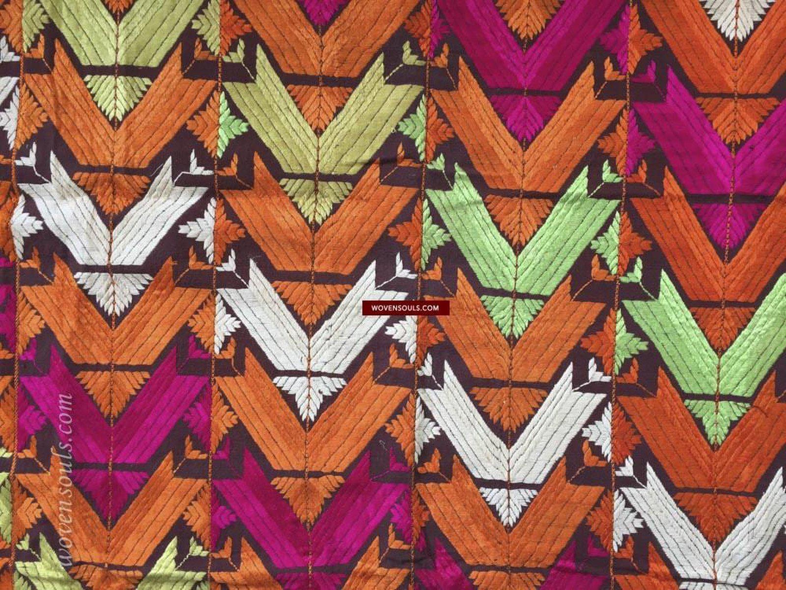 818 Bagh Phulkari Textile with Makkai Motif-WOVENSOULS-Antique-Vintage-Textiles-Art-Decor