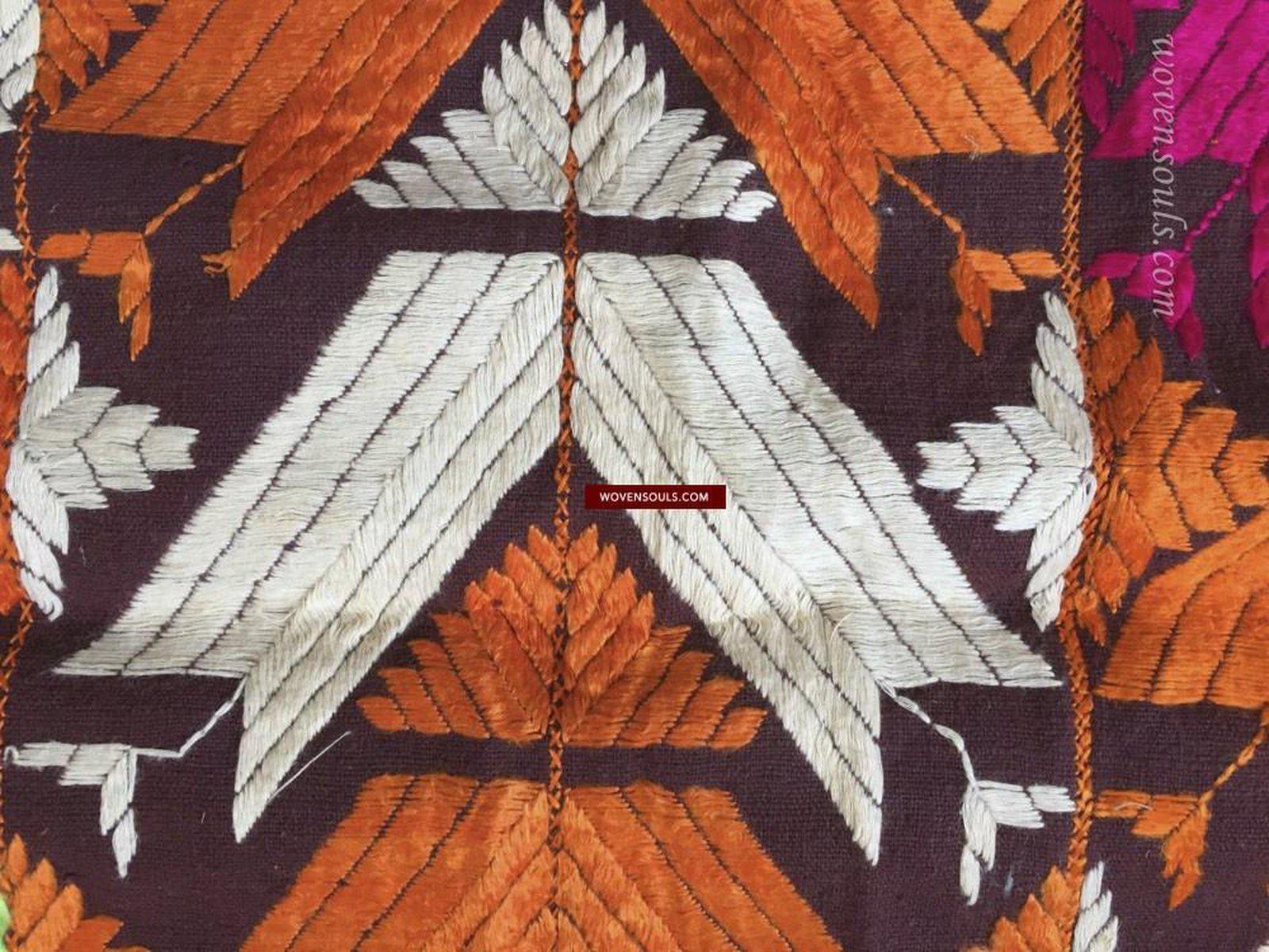 818 Bagh Phulkari Textile with Makkai Motif-WOVENSOULS-Antique-Vintage-Textiles-Art-Decor