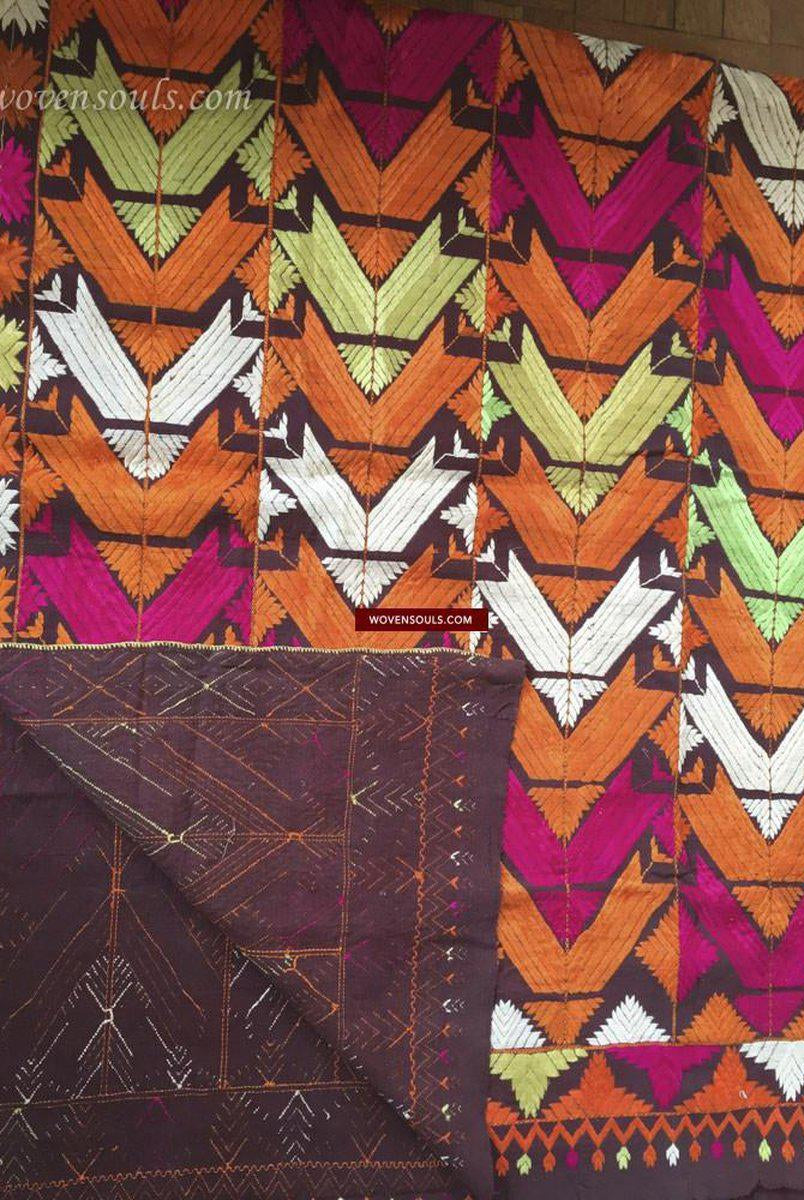 818 Bagh Phulkari Textile with Makkai Motif-WOVENSOULS-Antique-Vintage-Textiles-Art-Decor