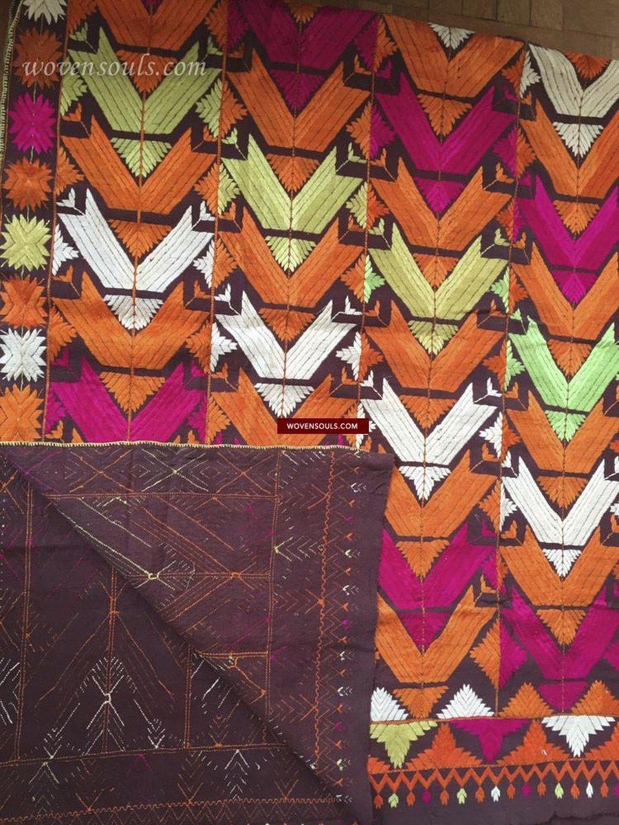 818 Bagh Phulkari Textile with Makkai Motif-WOVENSOULS-Antique-Vintage-Textiles-Art-Decor