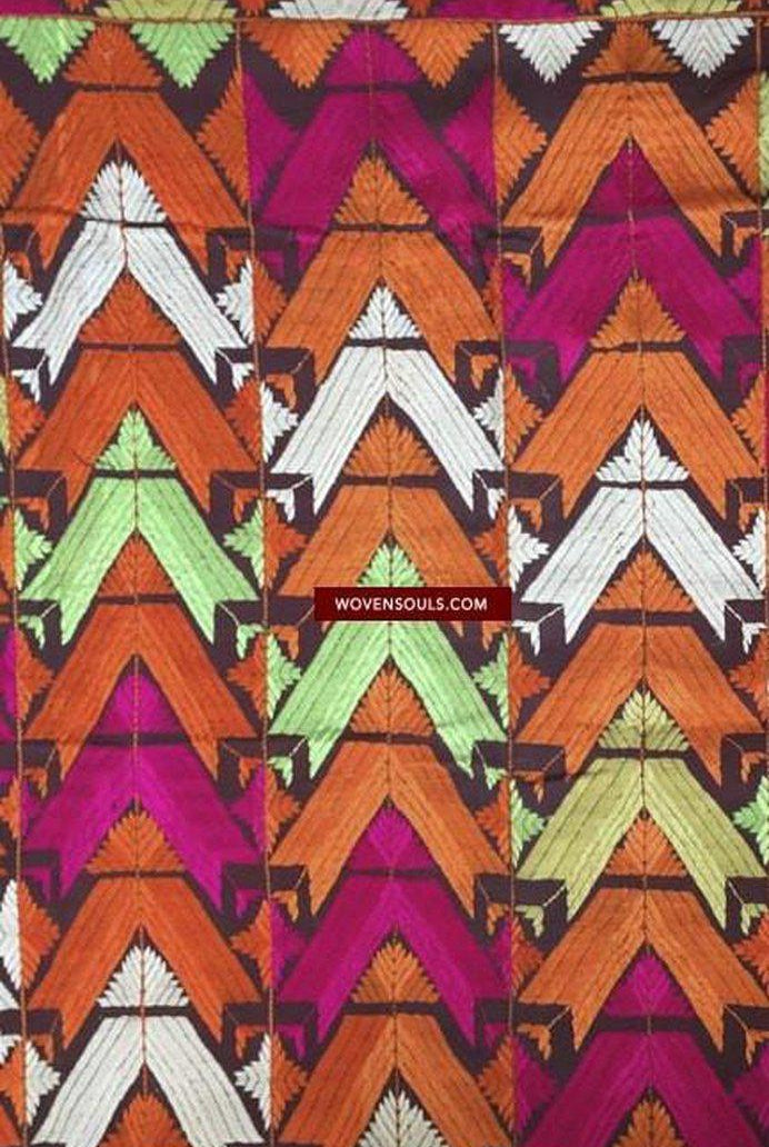 818 Bagh Phulkari Textile with Makkai Motif-WOVENSOULS-Antique-Vintage-Textiles-Art-Decor