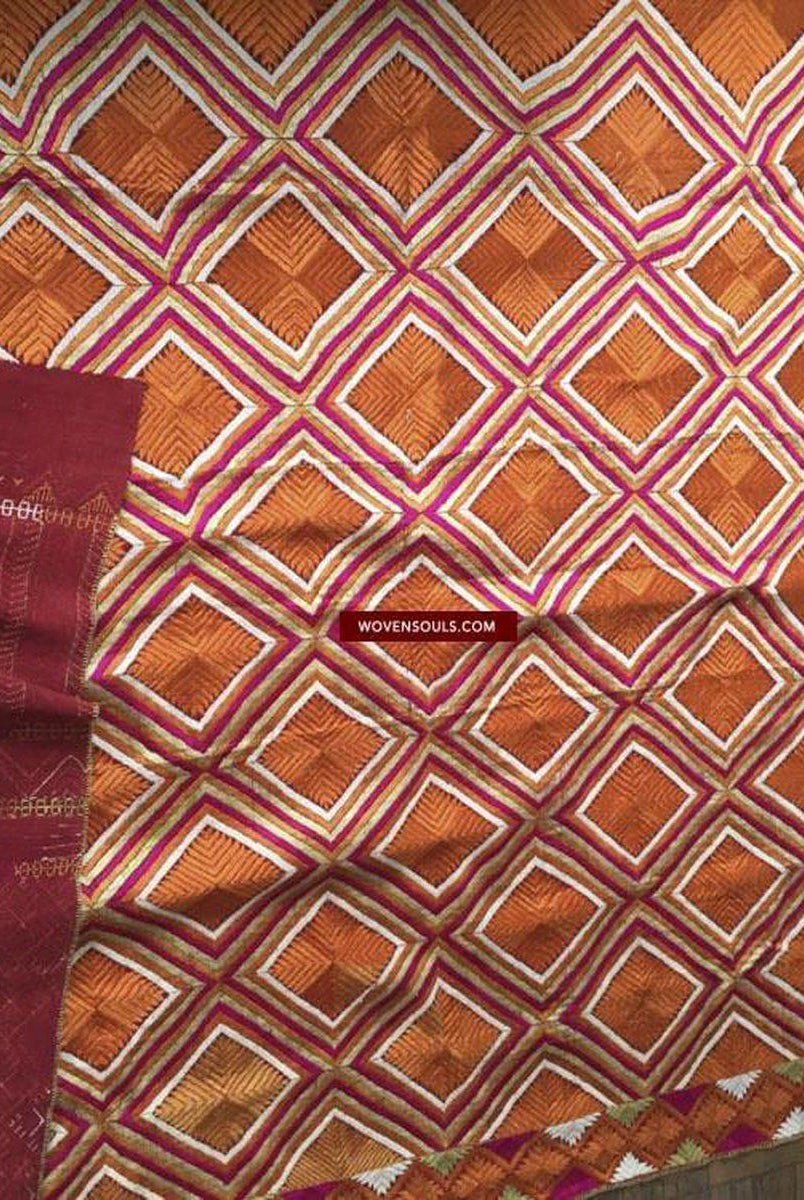 819 Bagh Phulkari - Diamonds with Borders-WOVENSOULS-Antique-Vintage-Textiles-Art-Decor