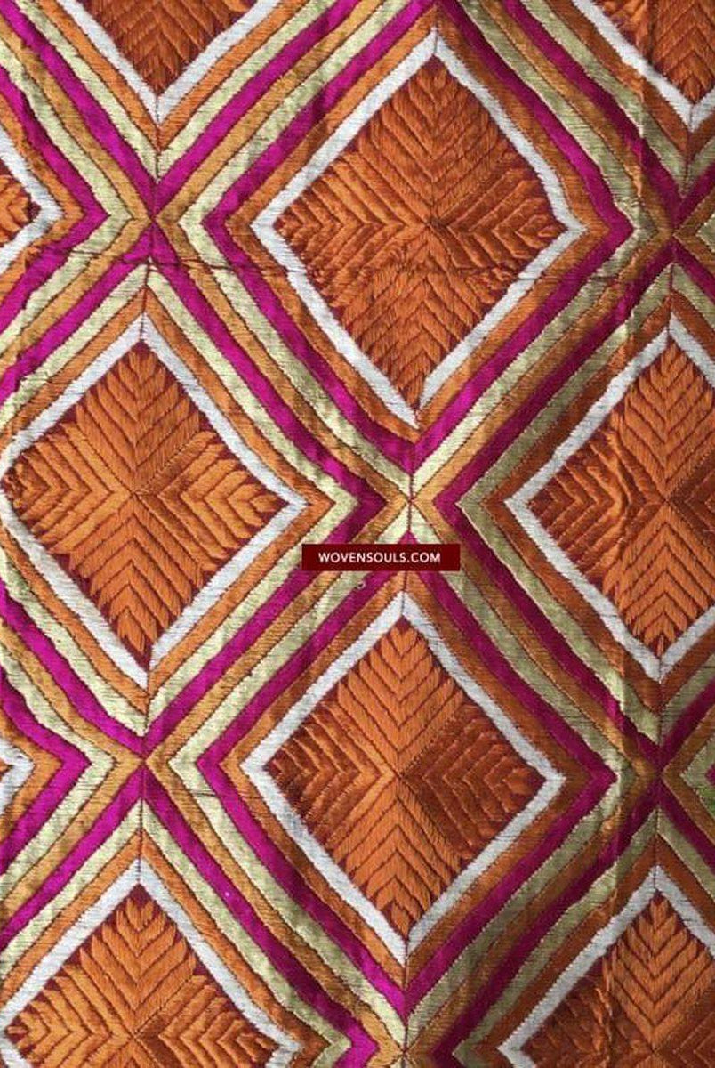 819 Bagh Phulkari - Diamonds with Borders-WOVENSOULS-Antique-Vintage-Textiles-Art-Decor