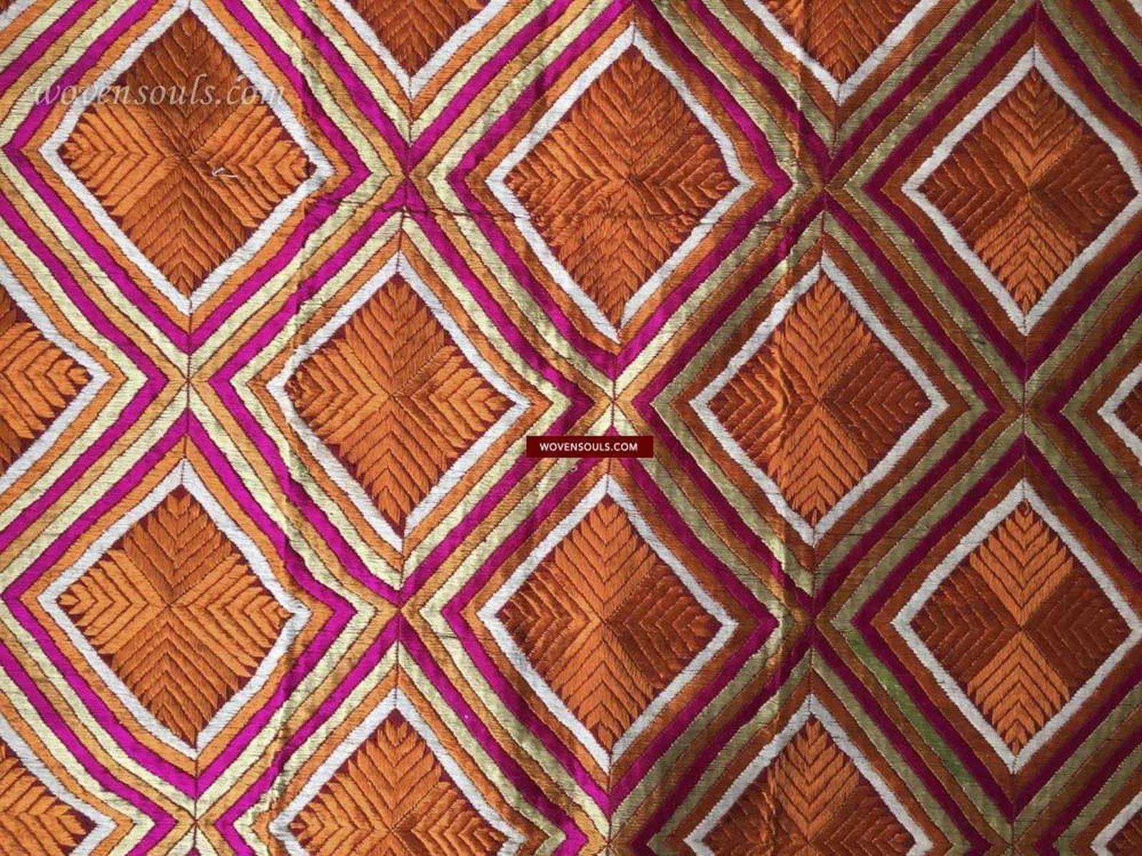 819 Bagh Phulkari - Diamonds with Borders-WOVENSOULS-Antique-Vintage-Textiles-Art-Decor