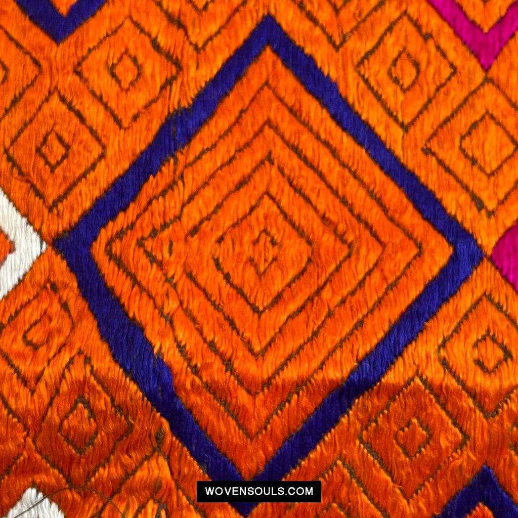 822 Phulkari Bagh - Unusual Pattern 'W' or 'M'-WOVENSOULS Antique Textiles & Art Gallery