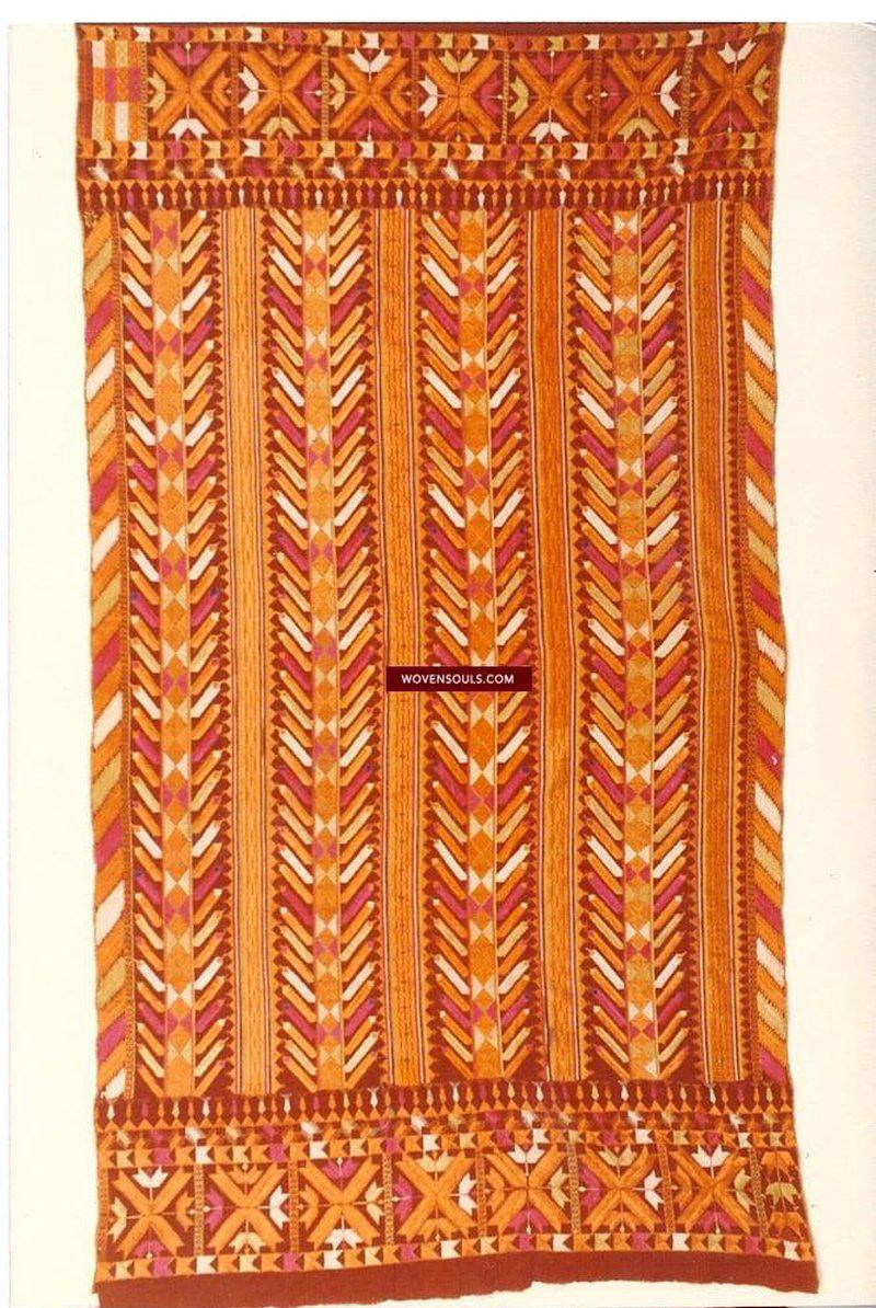 824 VERKAUFT Phulkari Bagh-Stickerei-Hochzeitstextil mit Mirchi-Motiv-WOVENSOULS-Antike-Vintage-Textilien-Kunst-Dekor