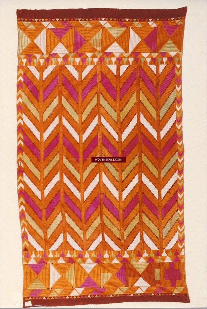 829 Lehariya Bagh Phulkari Schal mit Seidenseide-Stickerei aus Punjab-WOVENSOULS-Antike-Vintage-Textilien-Kunst-Dekor
